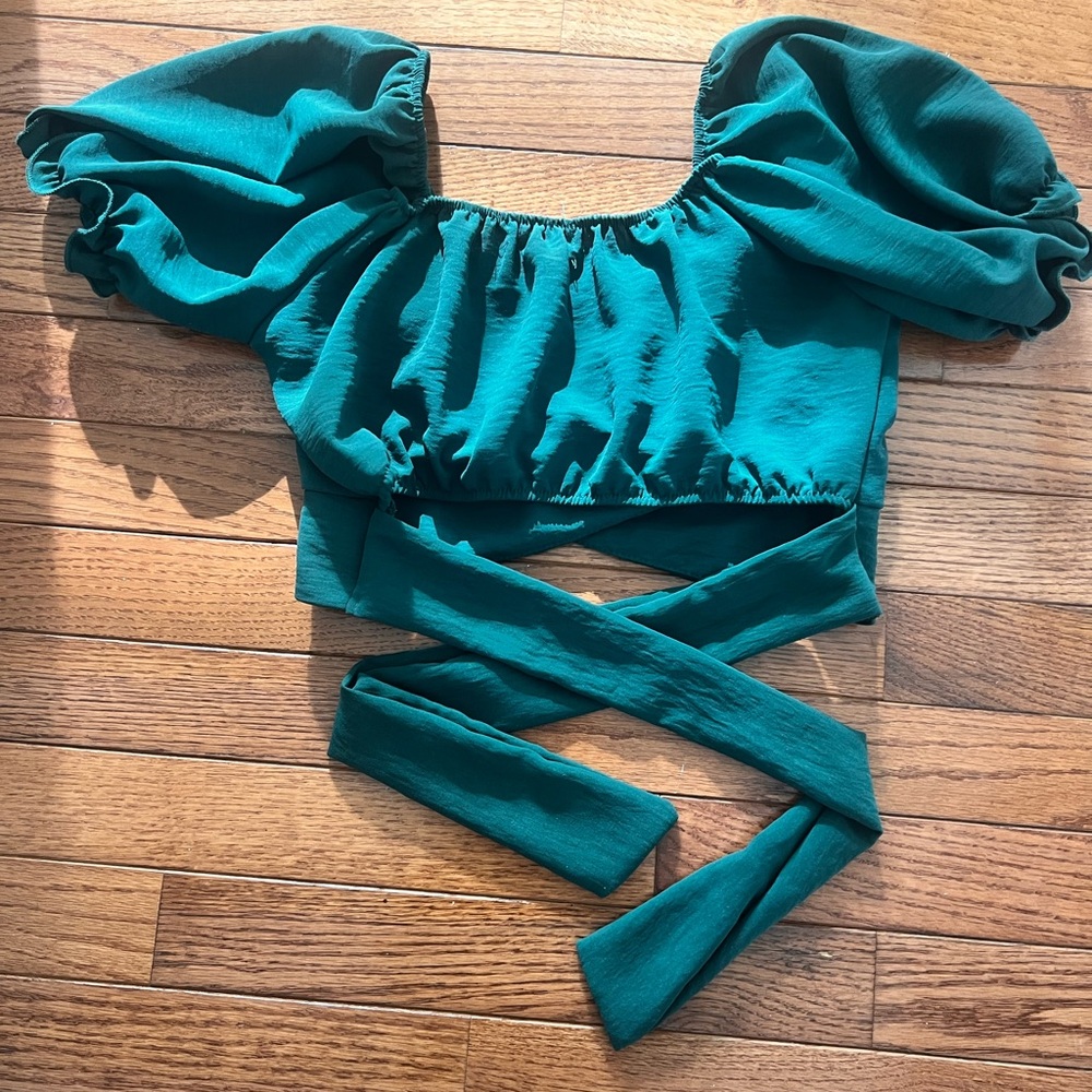 Altar’d State green top Size small